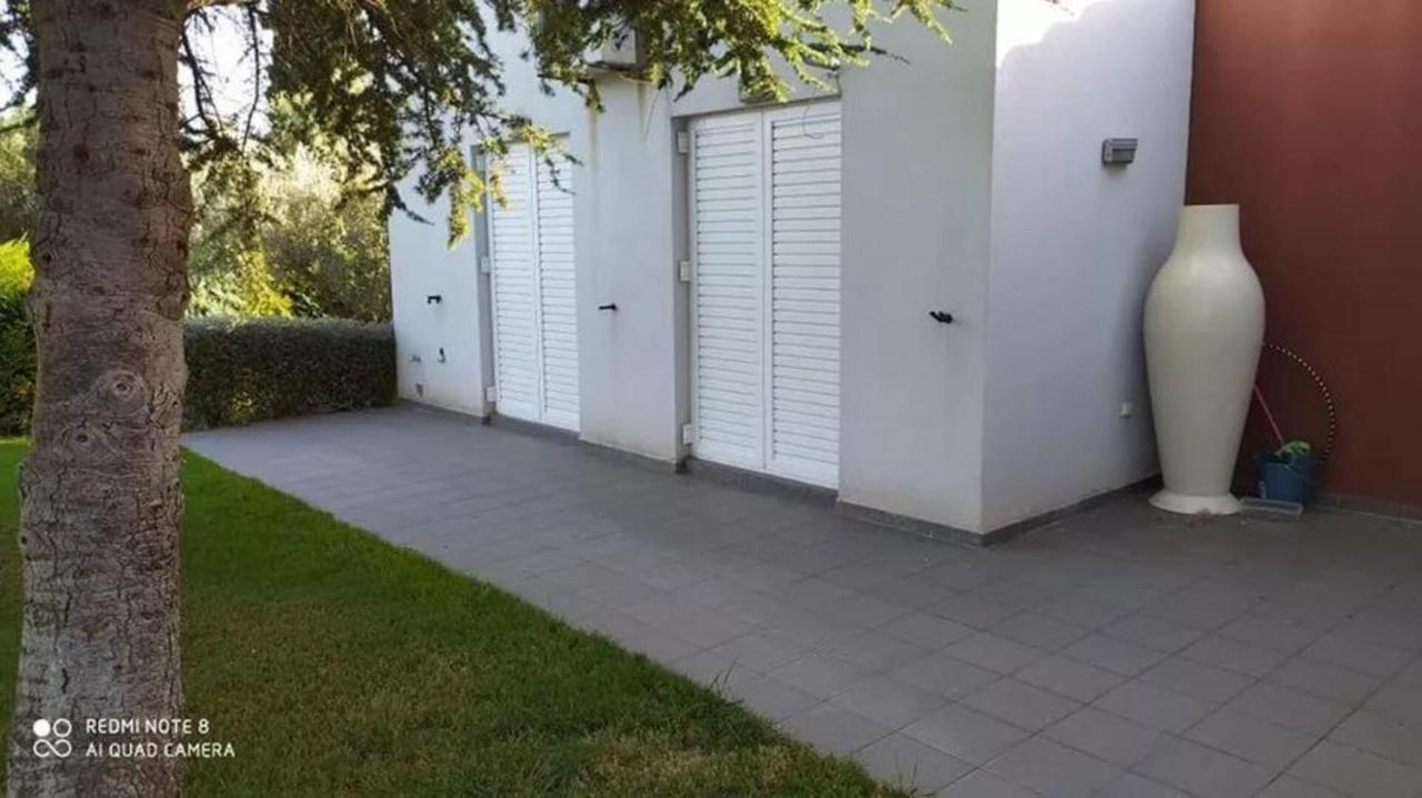 Luxurious 6 Bedroom Villa In A Great Location Chalkida Exterior photo