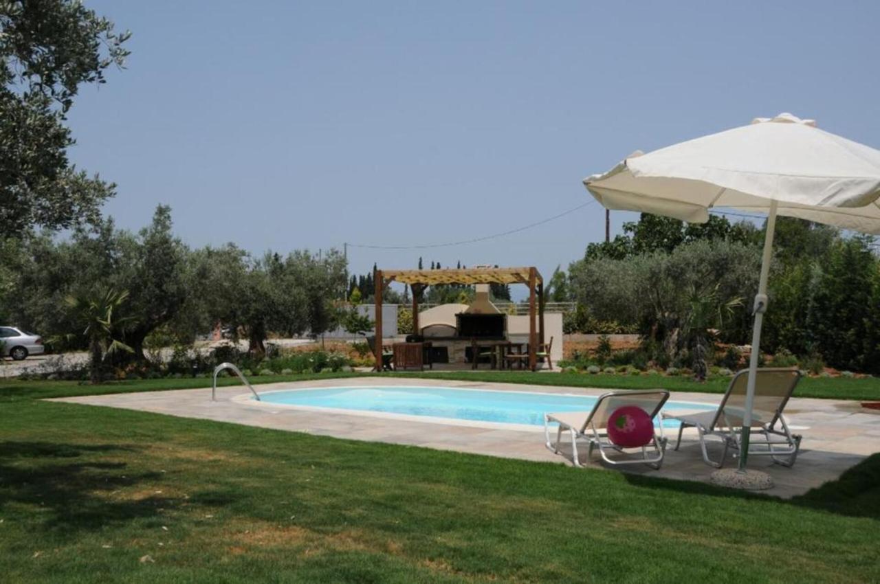 Luxurious 6 Bedroom Villa In A Great Location Chalkida Exterior photo