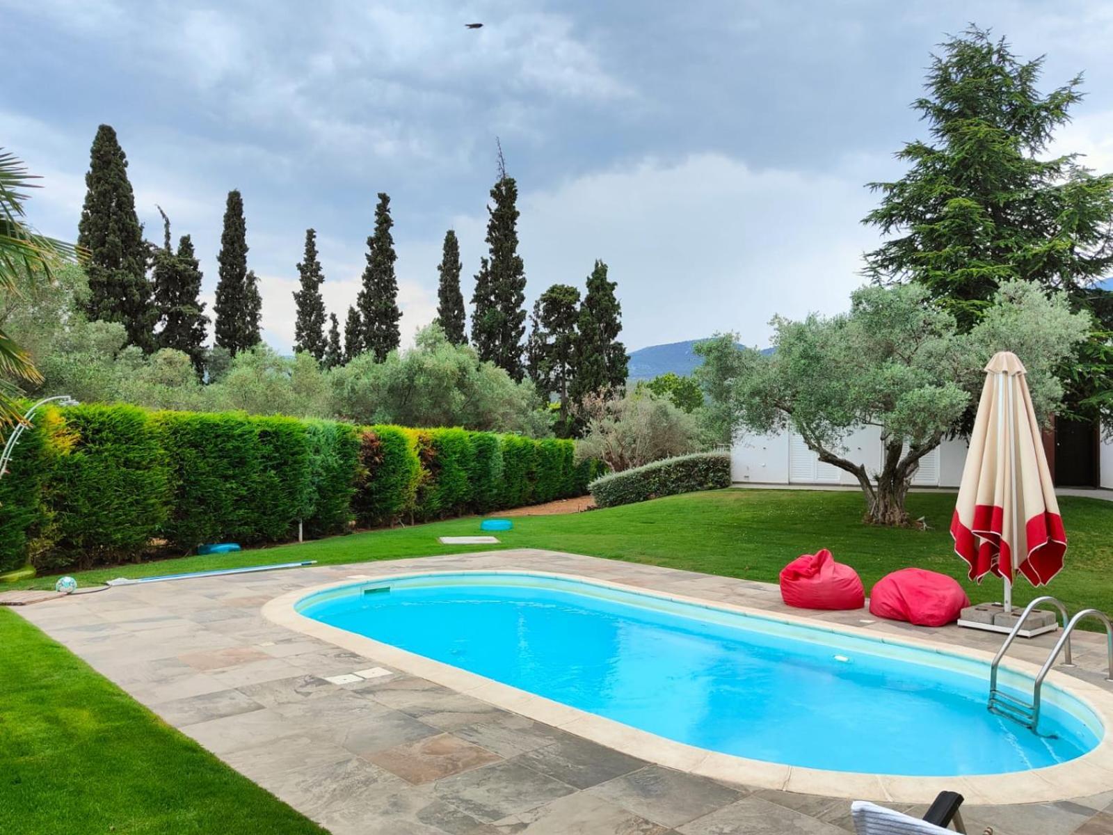 Luxurious 6 Bedroom Villa In A Great Location Chalkida Exterior photo